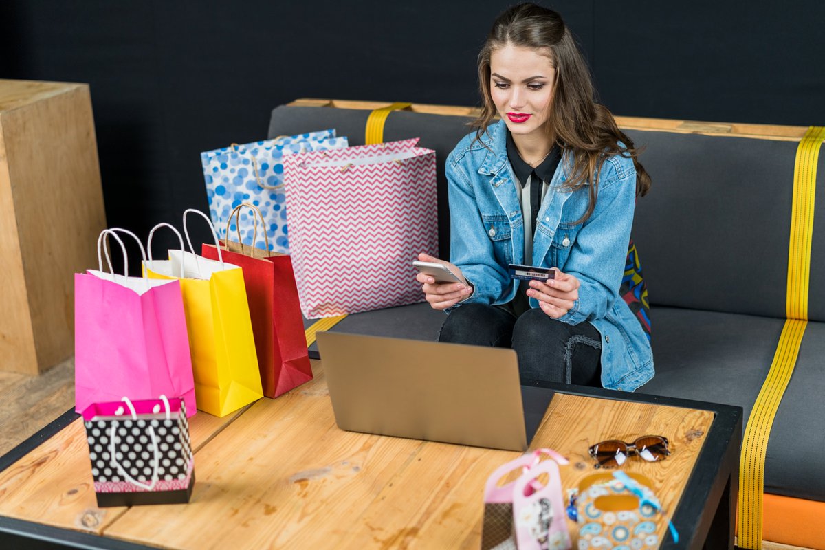 2/6 Budgeting is key during festive shopping! 💸 Learn why customers prioritize smart spending and how retailers can cater to their needs without breaking the bank. #SmartShopping #BudgetingTips