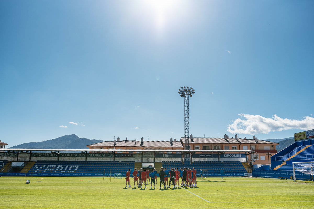 ☀️¡Buenos días,afición ! 🏋🏻Arrancamos el entrenamiento del jueves para preparar el #CordobaAlcoyano 🎯 #esmomentodecreer🔵⚪️