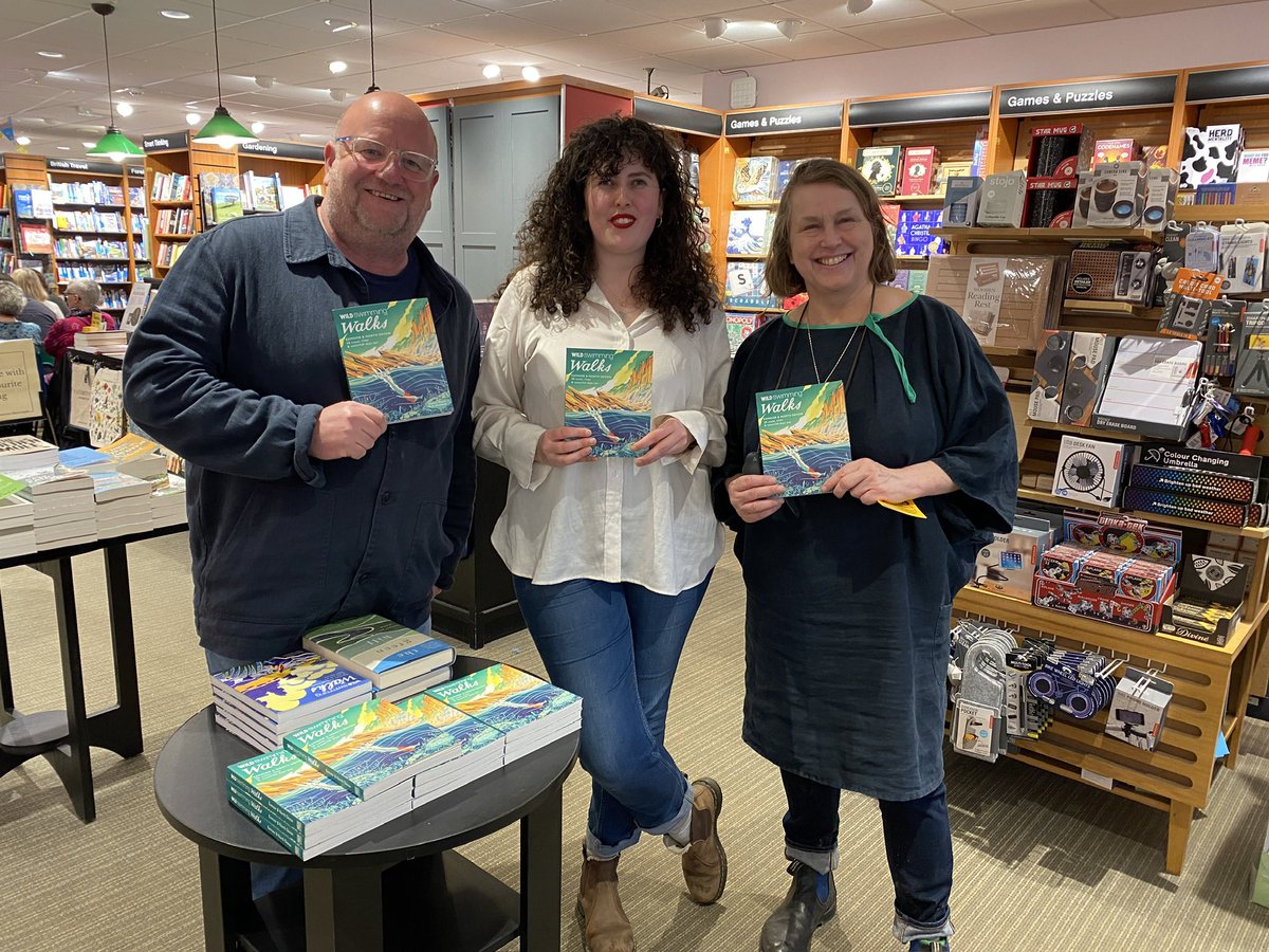 Such fun meeting Poppy and all the lovely staff at @WaterstonesBar - as well as the fab folk who came to our talk about Wild Swimming Walks Exmoor and North Devon … a wonderful evening