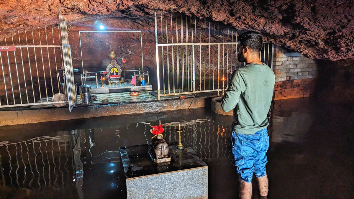 Keshavanateshwara temple moodgal...Udupi district...where there is water all 365 days and you can find shivalingam inside the cave..🕉️❤️ @VisitUdupi