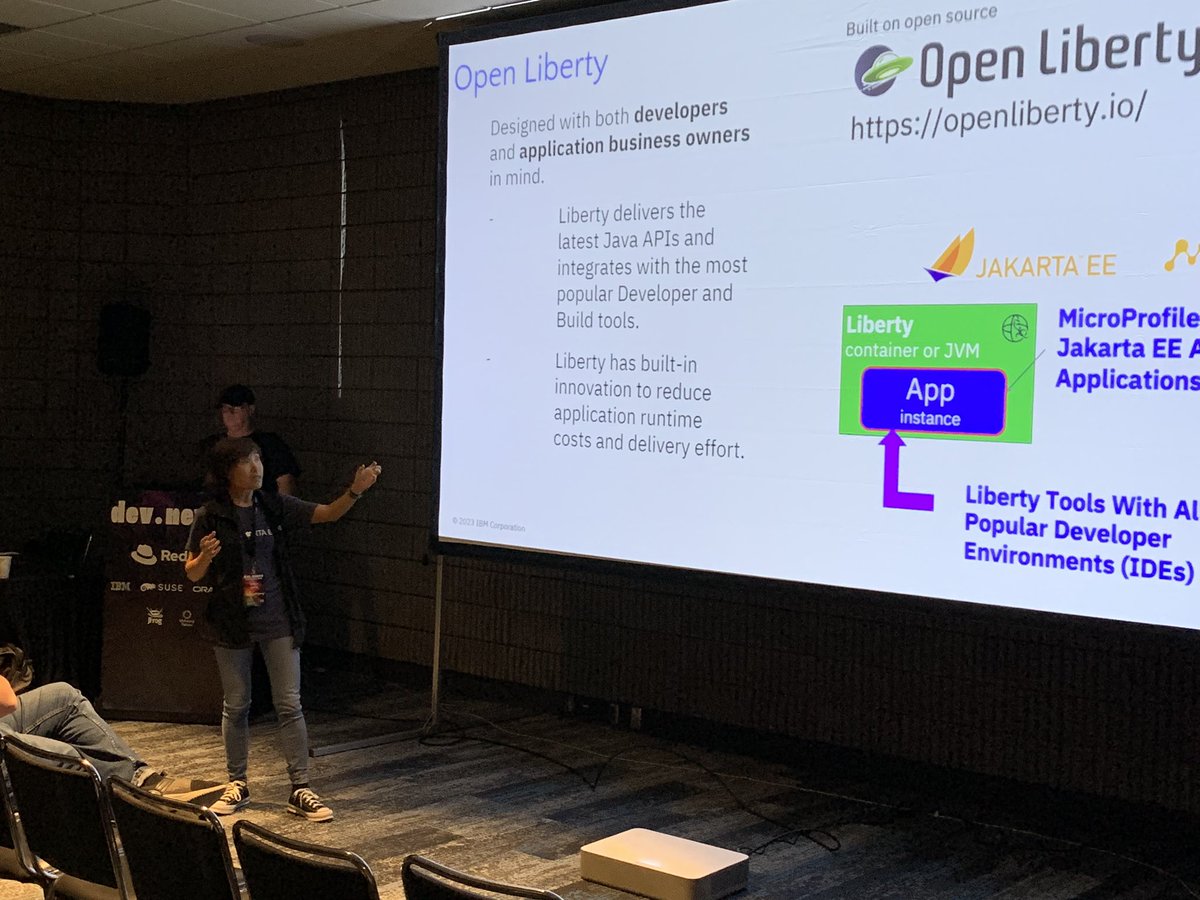 Amazing @emilyfhjiang and @bbenz at @devnexus showing how to do #AI with #JakartaEE, @OpenLibertyIO and #WebSphere. Follow @JakartaEE to leaen about all the news in enrerprise #Java. #DevNexus