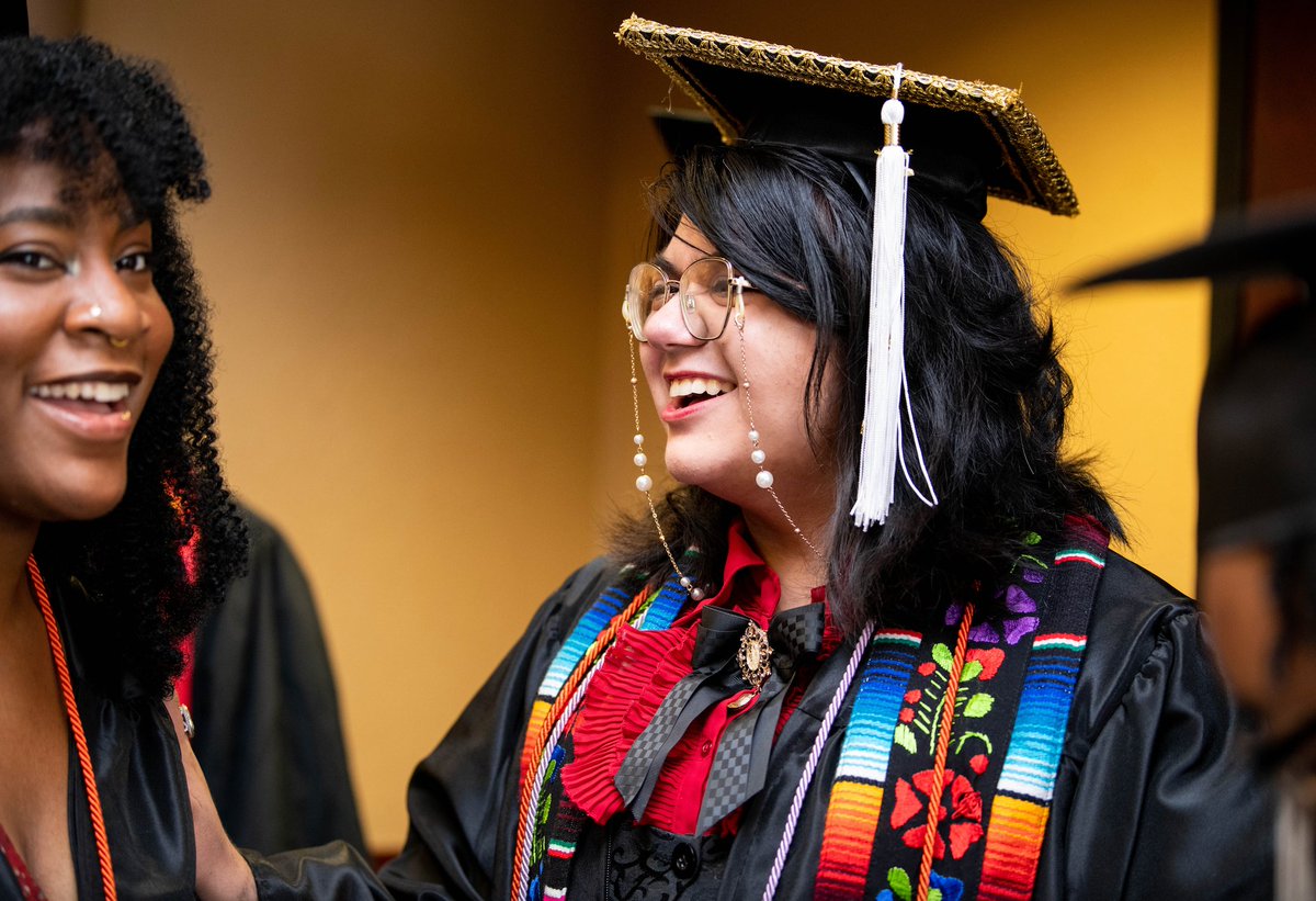 Calling all seniors make sure you're keeping up to date with things to do before commencement! 🎓 Click the link for all the information needed before walking the stage. bit.ly/4auLbO2
