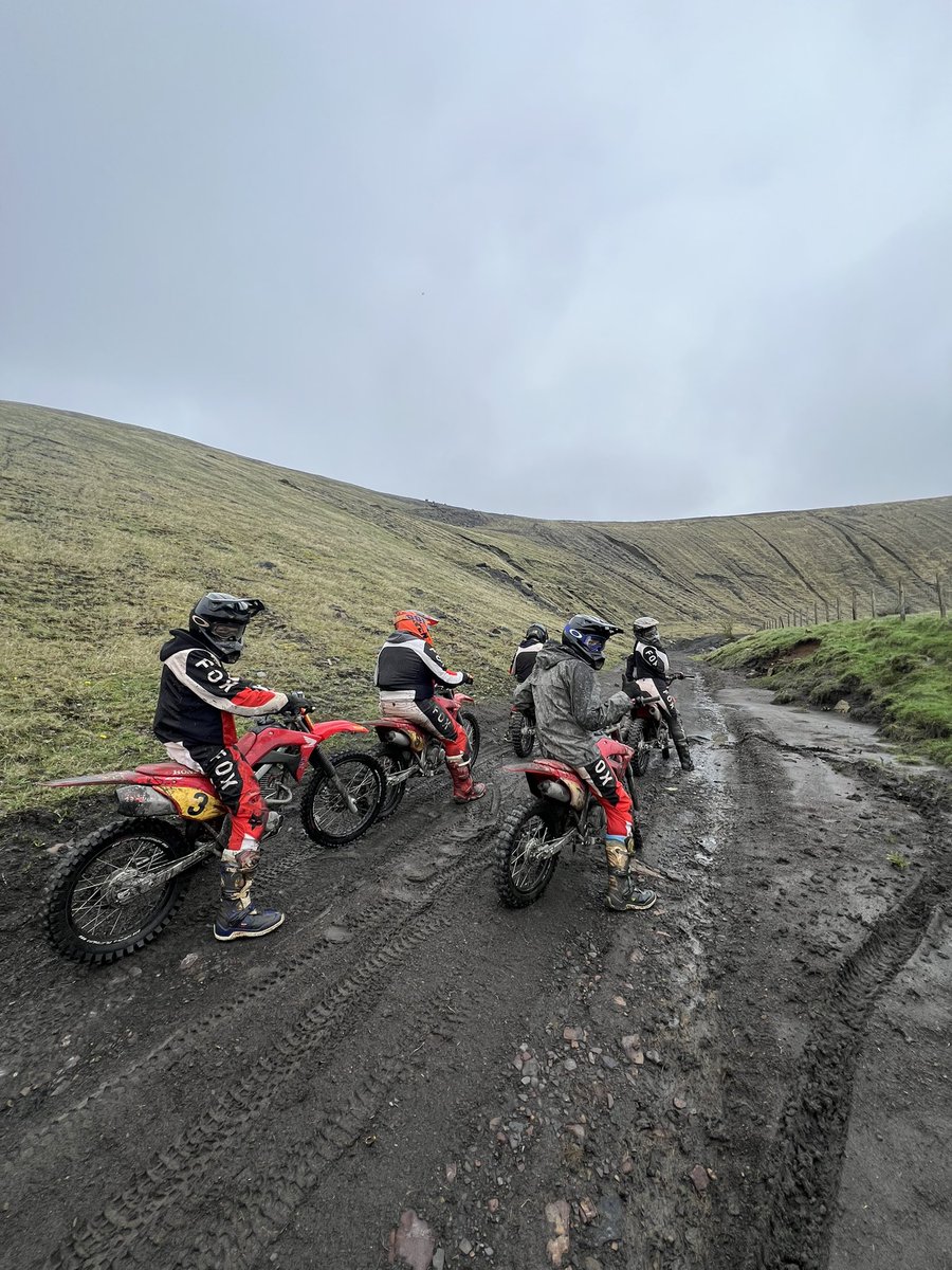 Kicking off motocross adventures at Monster Mountain MX! 🏍️ <a href="/YBCBridgend/">Ysgol Bryn Castell 🏴󠁧󠁢󠁷󠁬󠁳󠁿</a> learners started with a tire-changing lesson before hitting the trails. New skills, new experiences ! #MotocrossMagic #VocationalEducation