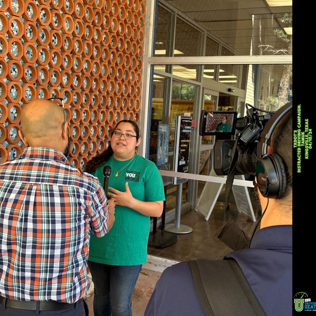 Yesterday at @Javelinanation 🤩 Thank you @txdot for helping us prevent #DistractedDriving at all times! 💚🦖 Everybody out there, make sure to always stay safe and alert while behind the wheel every single day! #DistractedDrivingAwarenessMonth #EndTheStreakTX #TrafficSafety 📲😱