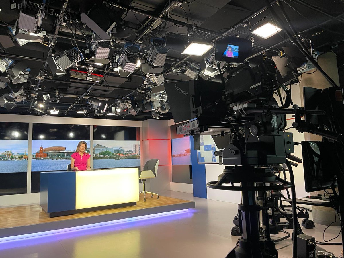 Fantastic to visit the @ITVCymruWales studio with other prospective parliamentary candidates in Wales and meet the team and see where it all happens. A big thank you for the tour!