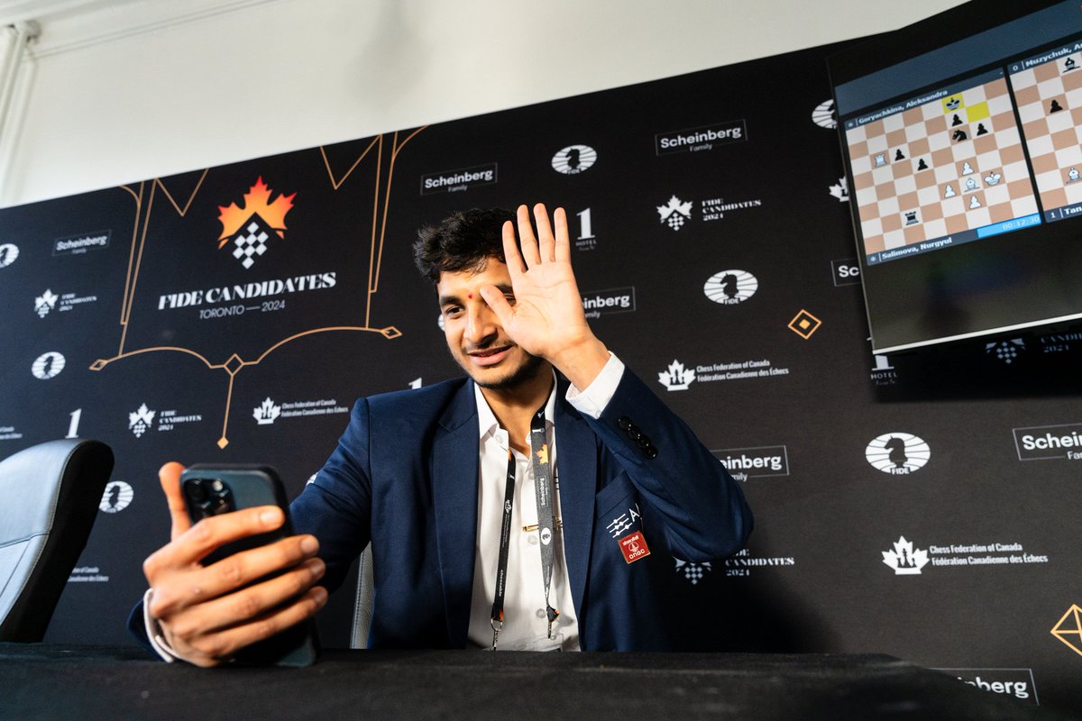 Good evening from @viditchess! 🌆#FIDECandidates