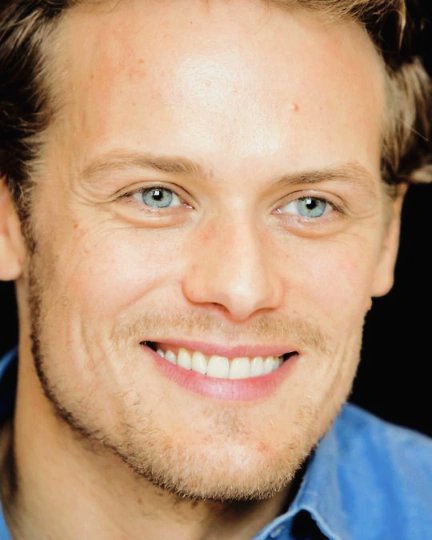 point_blank1959's tweet image. Sam Heughan interview and photoshoot at the SDCC 2017. Some lovely pics from that event. 🥰🤗   -  British Gentleman Daily @tumblr #SamHeughan #SDCC2017