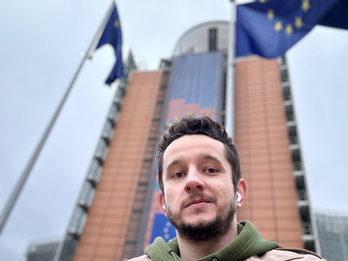 Mili Państwo, a dziś pozdrawiam z Brukseli, gdzie będę brał udział w European Youth Week - jako ambasador Europejskiego Paktu Klimatycznego oraz korespondent Energetyka24. Przez najbliższe trzy dni będę rozmawiał w panelach i dyskusjach m. in. o tym, że: 🇪🇺transformacja…