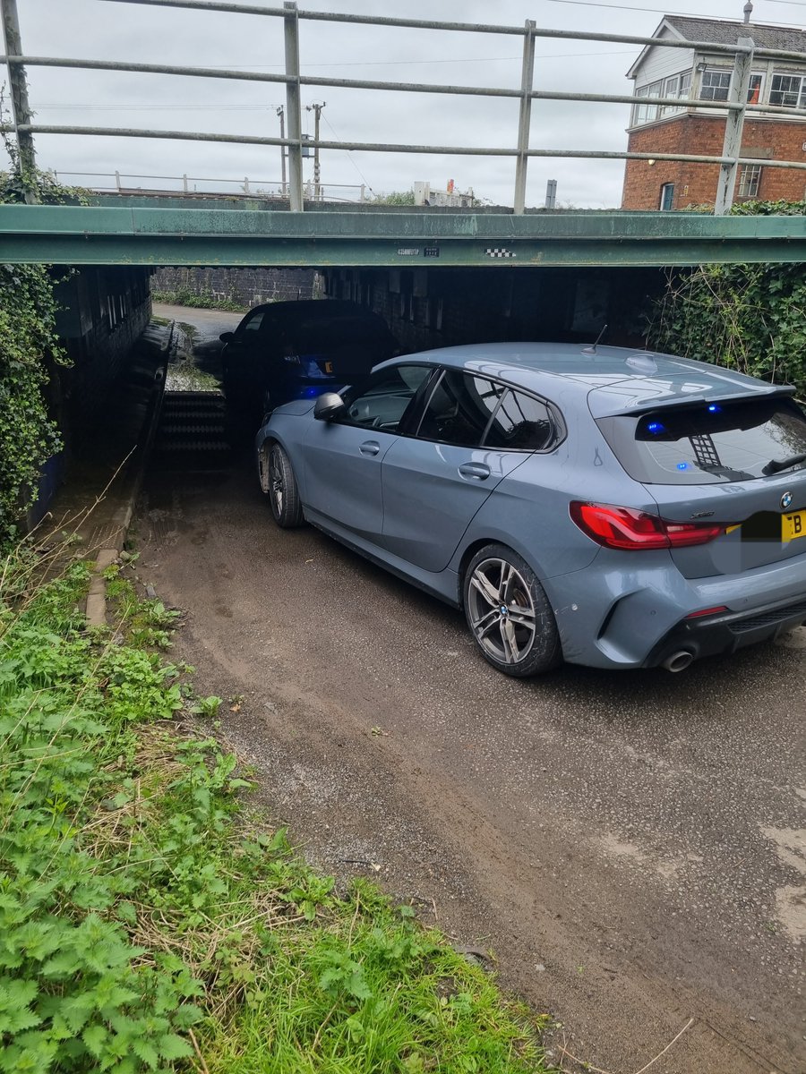 @gwentpolice This stolen vehicle failed to stop for police under the watchful eye of @NPASSouthWest. After a successful sting the 3 occupants who fled from the vehicle were located and arrested! #saferroads #teamwork