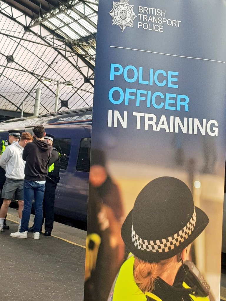 HNC Police Studies students took part in the training sessions held at Glasgow Queen Street Station today. All students participated in scenarios and role play activities to support the British Transport Police in their training requirements 👮🏻‍♂️ @StellaMcManus @apignat1 @JBed90