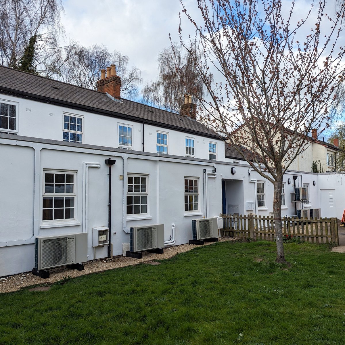 We are proud to have just finished another social housing project with <a href="/ODS_doinggood/">ODS</a> on behalf <a href="/OxfordCity/">Oxford City Council</a> !
Renovation of an existing block of flats in the New Hinksey area, creating an additional unit, and installing new Air Source Heat Pumps.