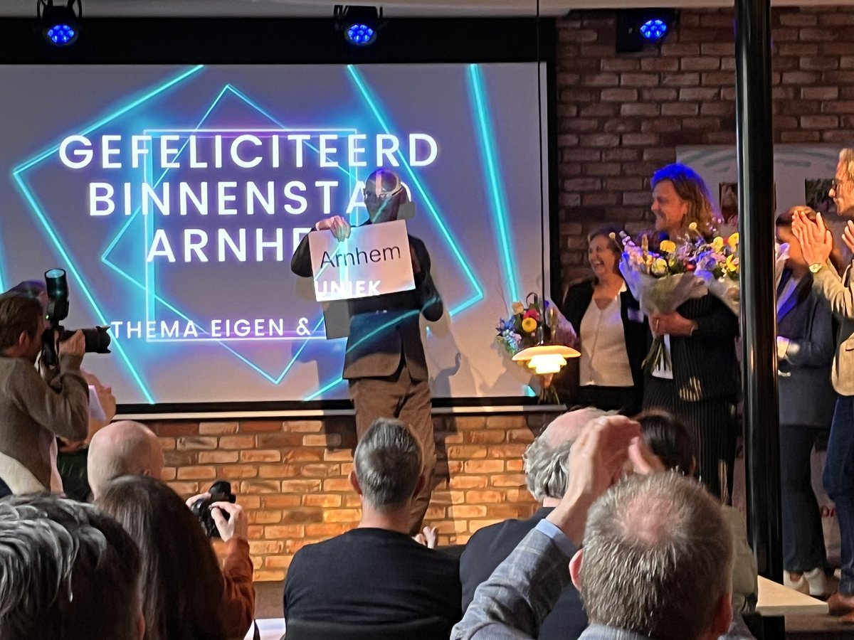 Bij de verkiezing “Meest inspirerende binnenstad” in de categorie “eigen &amp; uniek” is de winnaar: Arnhem! Gefeliciteerd!