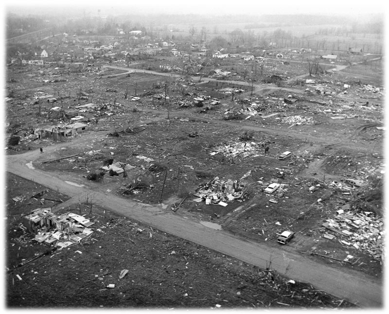 April 11, 1965: One of the worst tornado outbreaks in US history struck the Great Lakes region. Nearly four dozen tornadoes (17 of which were rated F4) slammed numerous towns and cities, resulting in ~260 fatalities, >3400 injuries, and billions of dollars in damage. #wxhistory