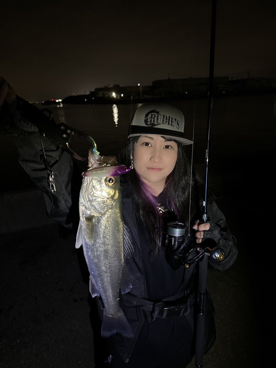 久々おかっぱりシーバス釣れたぁ🎣🐟💕
ヒットルアーはレビンミニ蕣カラー💜
最高すぎるー😭💕遊んでくれてありがとぉ🥹💕

#あんこうアワーズ
#あんこうメジャー