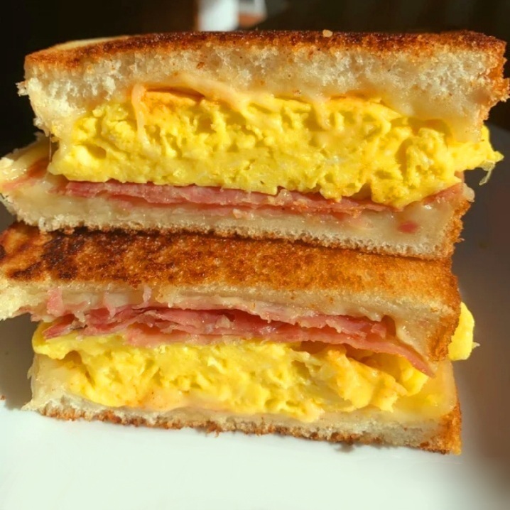 Grilled Turkey Ham Egg and Cheese 🧀 Sandwich 🥪  homecookingvsfastfood.com 
#homecooking #homecookingvsfastfood #food #fastfood #foodie #yum #myfood #foodpics