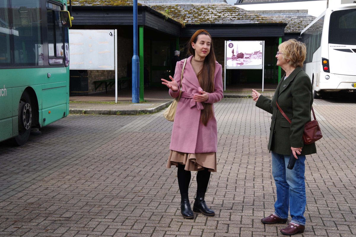 I am so pleased to see @UKLabour's plans today that Cambridgeshire and Peterborough could be one of the areas to be given powers to end the postcode lottery of bus services under a new Labour Government. It was great to meet Labour District Councillor Cath Gleadow in St Ives to…