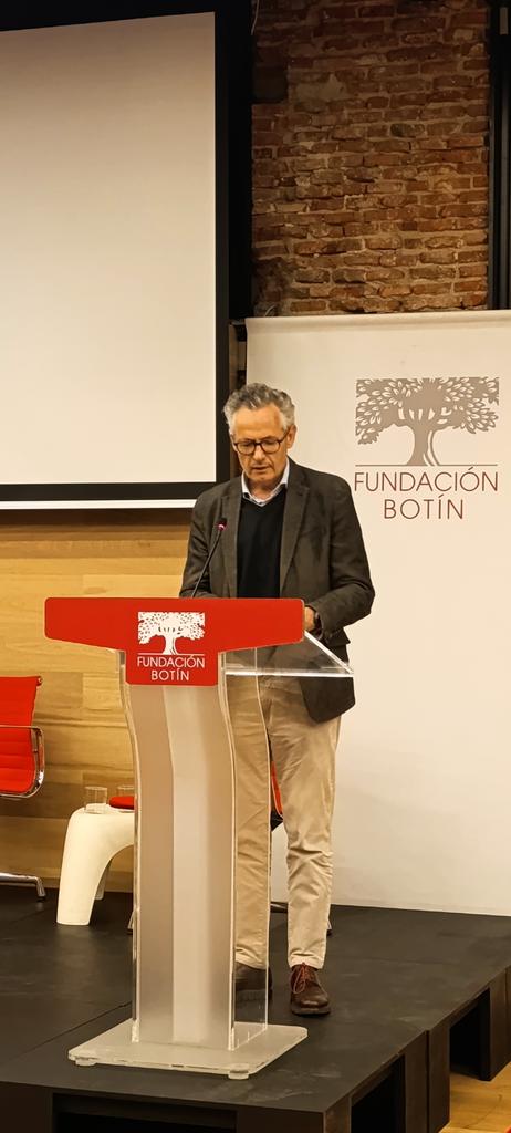 <a href="/CHernandez2030/">Carlos Gregorio Hernández</a> <a href="/fundacionbotin/">Fundación Botín</a> <a href="/Ire_Blanco/">Irene Blanco</a> <a href="/reclamoceigram/">RECLAMO Project</a> Cierre del evento por parte de Alberto <a href="/garrido1964/">Alberto Garrido</a>, poniendo el foco en la heterogeneidad de enfoques presentados relativos a la gestión del agua en agricultura. 
"El agua es la principal herramienta para poder adaptarnos al calentamiento global y a la incertidumbre".