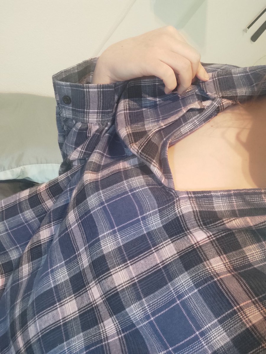 Ori_Slave's tweet photo. Essaye de me faire squirt en direct sur stripchat https://t.co/6iEVLUdef8 https://t.co/H9Ql91HAYh