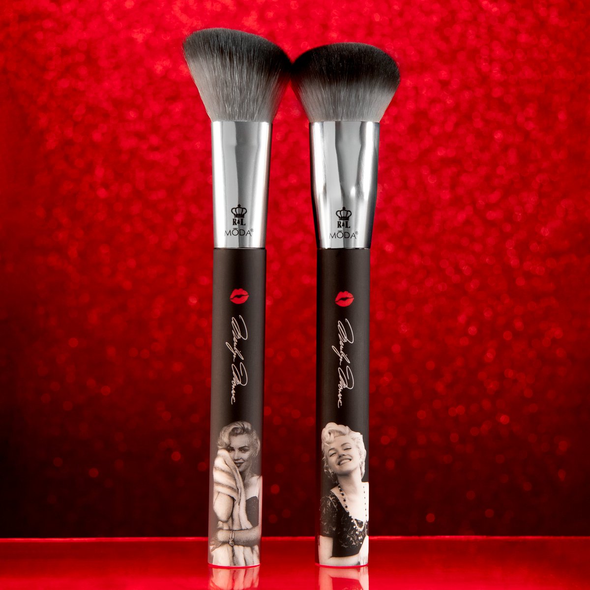 Curious about how to use the brushes in the Marilyn Monroe x @modabrush Big-Time Bombshell Duo? Don't worry we've gotcha! 💋✨ Check it out here: bit.ly/3wEyKjs Shop set here: bit.ly/3TWXDQW