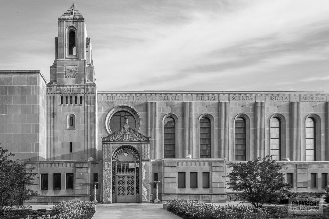 Today's featured university icon is the Cudahy Library at Loyola University in Chicago, IL university-icons.pixels.com/featured/loyol… @LoyolaChicago @Loyola_Alumni #LoyolaChicago