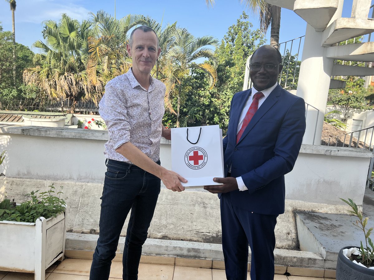 Great meeting with Mr. David Kerespars, Head of DG ECHO Delegation, Cameroon on evolving Humanitarian Response Context, Localization, and our ongoing very important Programmatic Partnership amongst @eu_echo, @IFRC, @CroixRouge and @CroixRougeCam