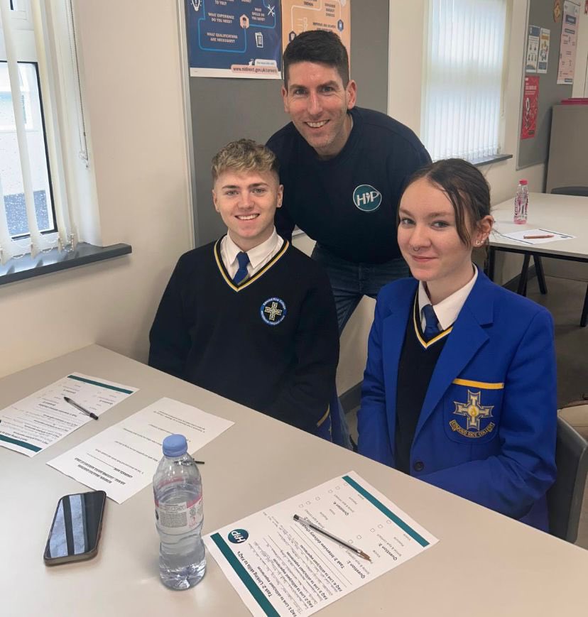 HIPpsychology's tweet image. Kevin delivered our “Nailing the Interview Game” workshop at Edmund Rice College, Glengormley!👩🏼‍🏫📈 The session aimed to equip students with the skills needed for their upcoming interviews with potential employers📝 🌟#interviewexperience #interviewprep #interviewprepforstudents