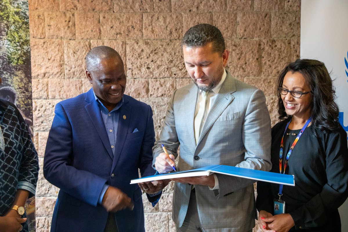 “Once a UNV, always a UNV at heart” @UNHCREthiopia Representative @andrewMbogori, a former UNV himself, met with Executive Coordinator @UNVolunteers, @ToilyKurbanov to enhance their partnership. In Ethiopia, @UNVolunteers serve refugees even in the most remote areas.