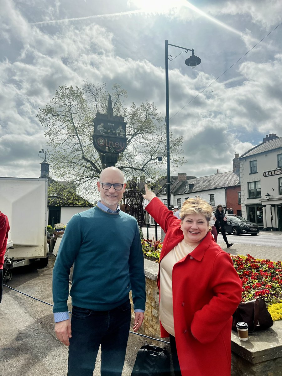 Look who is out in Olney! 👀 @SKinnock @EmilyThornberry A few years ago, a Labour councillor in Olney would have been unimaginable. Now we have one councillor, and are working to get a second to stand up for the area. We’re demonstrating there are no ‘no go’ areas for Labour 🌹