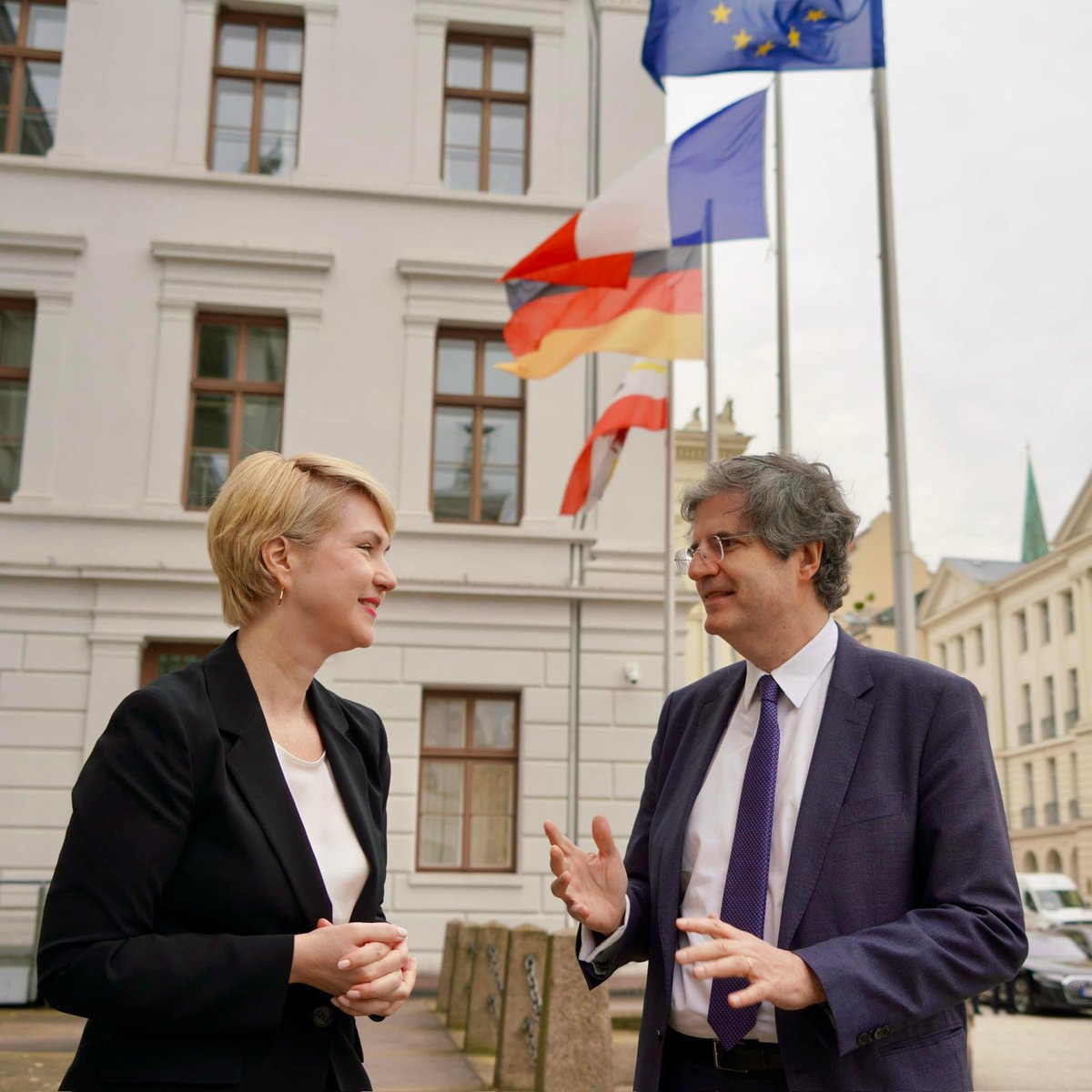 🇫🇷 Bienvenue Monsieur l‘Ambassadeur @Amb_Delattre! Frankreich ist einer der wichtigsten Außenhandelspartner für MV. Wir möchten die wirtschaftlichen Beziehungen und auch den Jugendaustausch intensivieren. Ich freue mich auf meine Reise als Bundesratspräsidentin im Mai nach Paris.