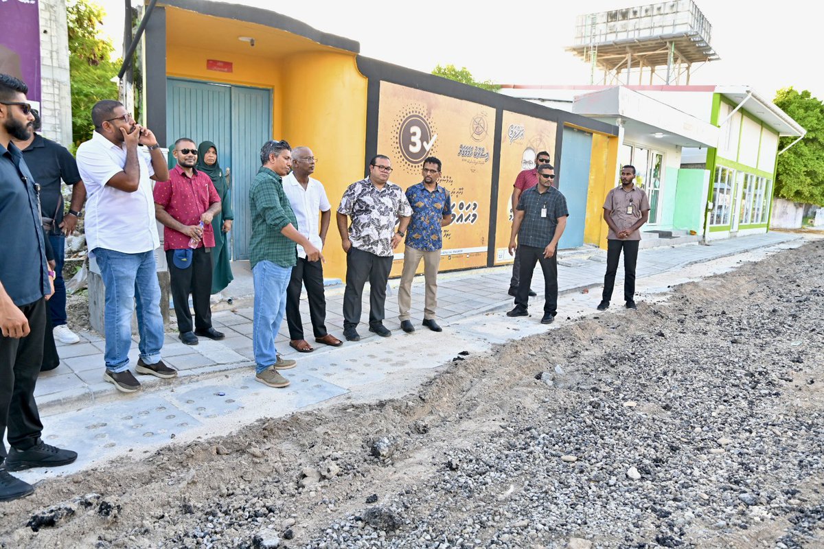 charly_thuthu's tweet photo. މަޖިލިސް20 އައްޑޫސިޓީ، ހިތަދޫ އުތުރު ދާއިރާއަށް ވާދަކުރައްވާ އެމްޑީީޕީގެ ކެންޑިޑޭޓް @aslamdp އަށް ތާއީދު ހޯއްދެވުމަށް އެމްޑީޕީގެ ލީޑަރޝިޕްގެ ބޭފުޅުން އެދާއިރާގައި ދޮރުން ދޮރަށް ހިންގެވުން.

މިސްރާބު ހަމަ މަގަށް އެޅުވުމަށް ހިތަދޫ އުތުރު ދާއިރާއަށް ވާދަކުރައްވާ އެމްޑީޕީގެ ކެންޑިޑޭޓް މުހައްމަދު އަސްލަމް 3️⃣✅ އަށް ވޯޓު ދެއްވާ!  ⚖️ 

#VoteMDP 
#MisraabuHamaMagah