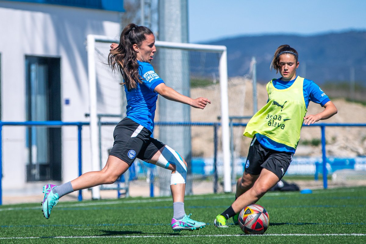 ⚽️🔜 #DUXGloriosas 

#GoazenGloriosas ⚪️🔵