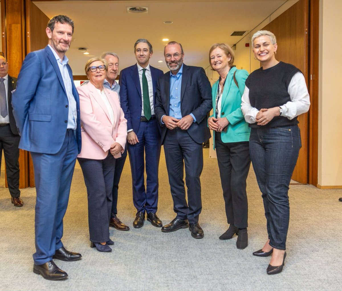 Great meeting you in Brussels, Taoiseach @SimonHarrisTD. True commitment for Ireland, Europe 🇮🇪🇪🇺, and a strong @FineGael delegation in the @EPPGroup!