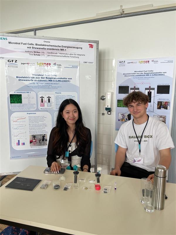 Weiter geht es mit der Wettbewerbswoche:
Heute zeichnete #Berlin 13 Jungforschende mit einem Landessieg aus!🙌
Herzlichen Glückwunsch!🎉
Zur Pressemitteilung:
jugend-forscht.de/presse/pressem…
#jugendforscht