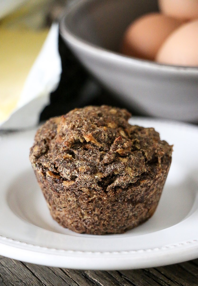 These apple spice muffins are so good, they're practically the apple of my pie! Who needs a scented candle when you have these? Recipe in Eat Happy! amzn.to/2gBvgXt #BakingAdventures #MuffinMania #FallFlavors #SweetTreats #Applelicious