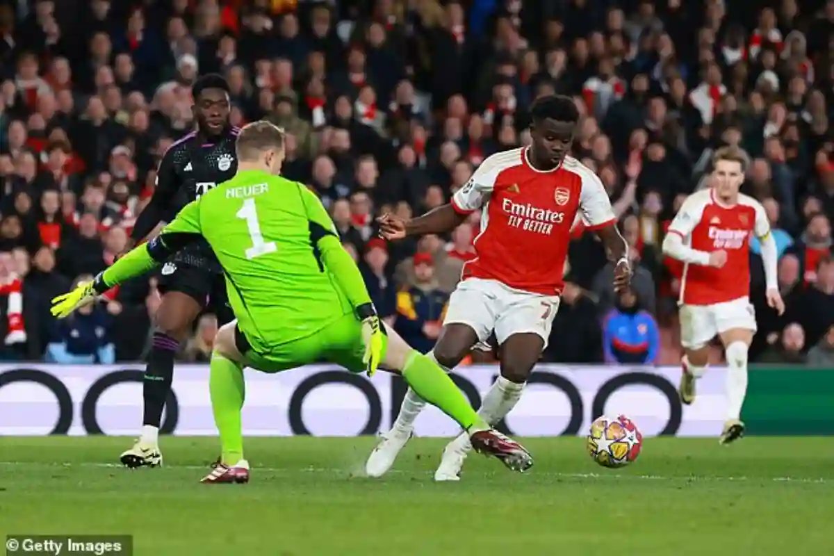 Chris Sutton Criticizes Bukayo Saka's Dive as 'Absolute Shocker' on It's All Kicking Off, Ian Ladyman Predicts Player's Rethink Amidst Furore tdpelmedia.com/bukayo-sakas-d…