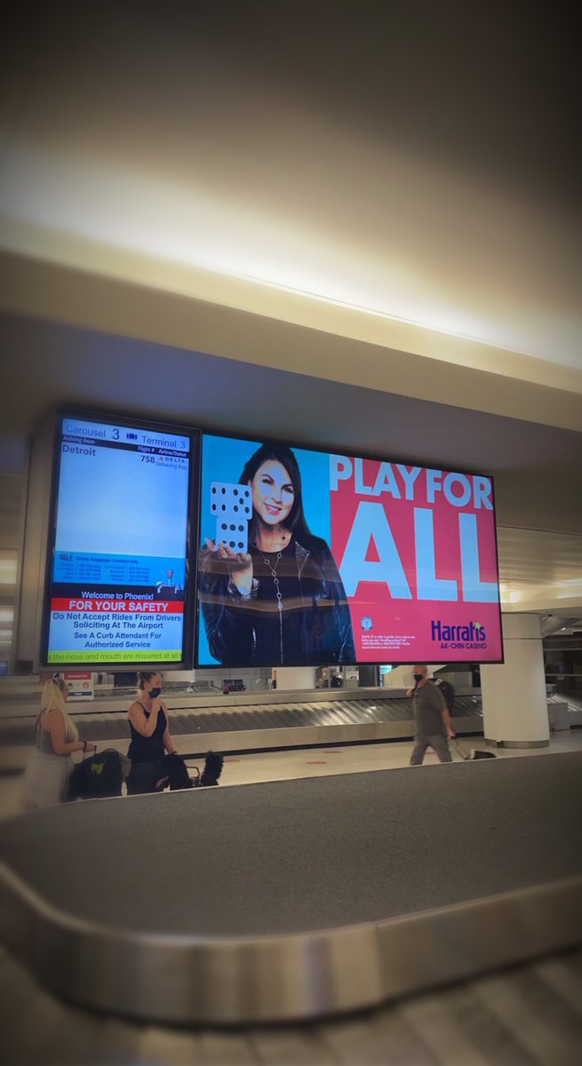 RaquelAurilia's tweet image. Throwback to some cool print work I did for Harrahs Casino. Was a super fun shoot to do and pics are still up in airports, malls… you name it!!!

#TBT #printwork #harrahsakchin #raquelaurilia #leightonagency