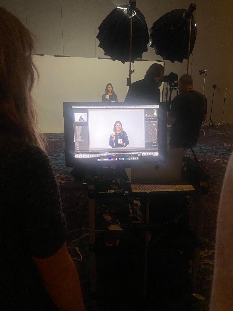 RaquelAurilia's tweet image. Throwback to some cool print work I did for Harrahs Casino. Was a super fun shoot to do and pics are still up in airports, malls… you name it!!!

#TBT #printwork #harrahsakchin #raquelaurilia #leightonagency