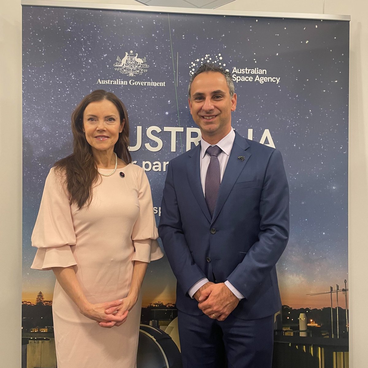 .@AusSpaceAgency and the CSA share a close partnership underpinned by shared priorities in the future of deep space exploration, Earth observation and space sustainability. We are honoured to extend this relationship through renewing our collaborative MOU. New horizons await!