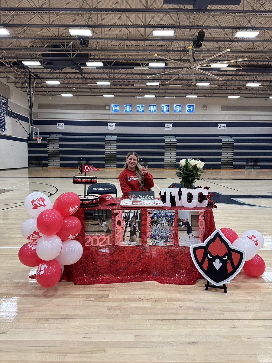 HHSHawkVball's tweet photo. Congratulations Ladies ….Signing to continue your Academics and play Volleyball /Track …Signing day was unmatched for Hendrickson Hawks Volleyball @PfISDAthletics @HawkNationHHS https://t.co/gkaSga67nN
