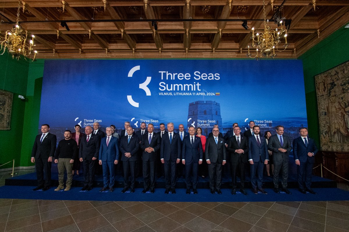 I addressed the Three Seas Summit, emphasising the urgent need to strengthen Ukrainian air defense—with real action, not just words.

To ensure that Russian missiles do not fly over Vilnius, Warsaw, or Chisinau, they should finally not fly over Odesa and Kharkiv.

A thread🧵