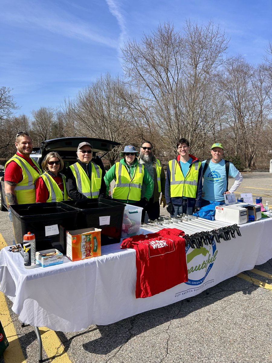 Kudos to our team members celebrating #EarthMonth by volunteering with Keep Massachusetts Beautiful, cleaning up the Riverwalk in Waltham, MA. They collected 400 lbs. of trash to help protect habitats for dozens of species and micro-organisms 🌎 #HitachiForThePlanet