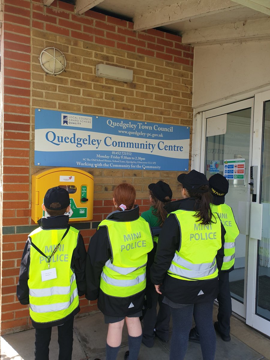 A busy day on our community patrols with our #minipolice  officers today at #meadowside and #stpeters primary schools