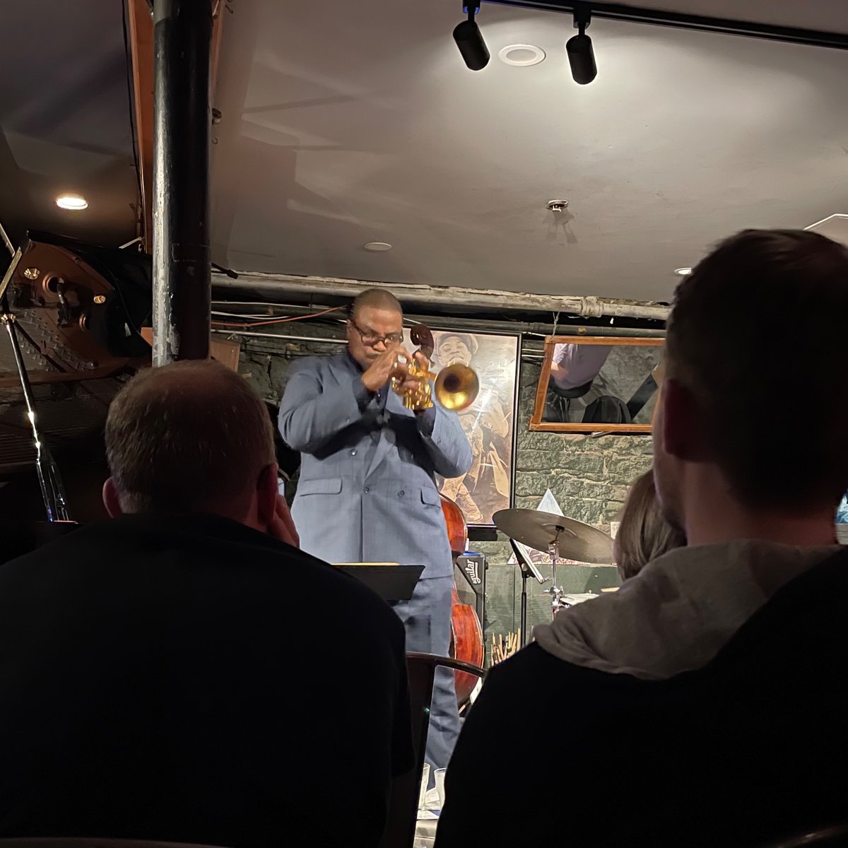 asymptotia's tweet image. T’was a brief but good trip to #nyc. Managed to accomplish everything I had planned (except for getting a replacement mudguard @bromptonjunctionny) and there were many wonderful unplanned moments too (such as sublime solos from #jeremypelt and #SullivanFortner at Small’s).