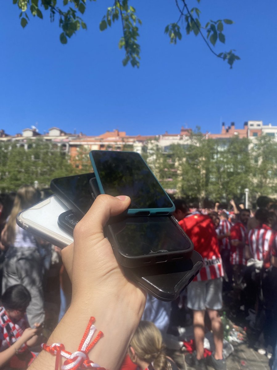 HakimGoikoetxea's tweet photo. Van 5 móviles de momento, ATHLETIC TE QUIERO ❤️ https://t.co/BOUX2wGcXT
