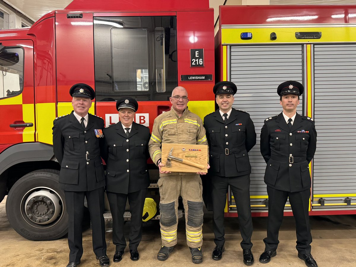 Firefighter Andrew Macaulay is retiring after serving for 26 years at London Fire Brigade. Andrew was joined by colleagues and his family for his final roll call. We wish you a very happy retirement Andrew and thank you for your service. @LFBLEWISHAM