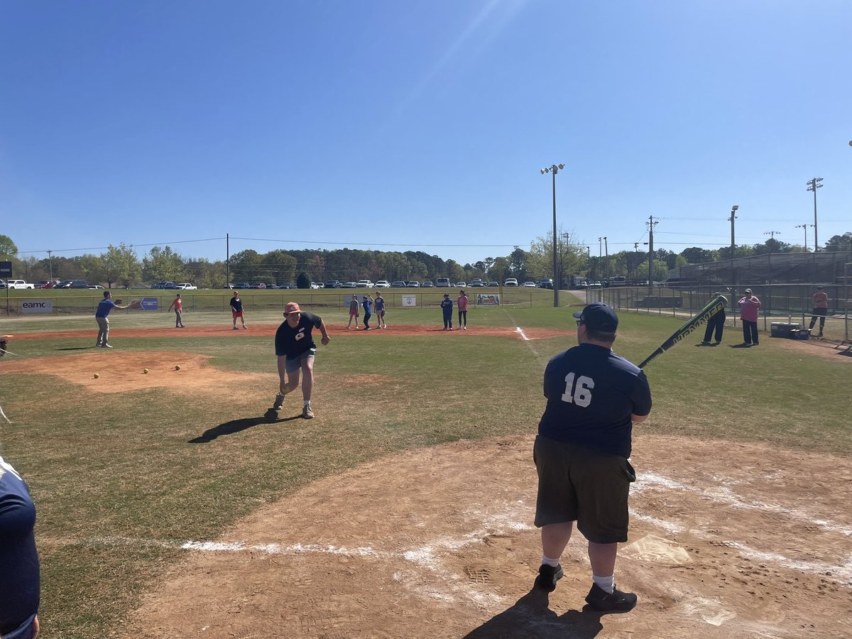 AlaBCAUpdates's tweet photo. High Five to Coach Tim Fanning for taking his Glenwood High School Gator Baseball Team to the East Alabama (Opelika) Miracle League recently.

@Glenwoodgators @AHSAAUpdates @acccathletics @cenpc_baseball @PhenixCityAla @ServeToLeadTeam @BenThomasPreps https://t.co/W48EcAsFTF