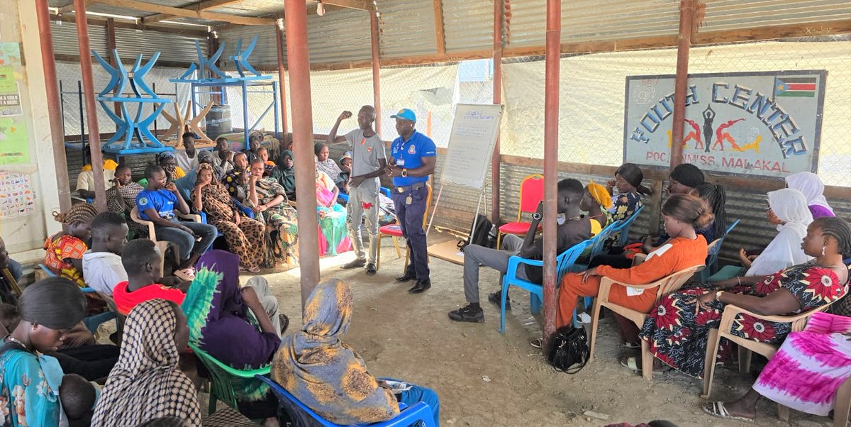 Thanks to #UNMISS @UNPOL in Malakal 🇸🇸, #SouthSudan, some 150 community leaders, youth groups & displaced persons at the @UN protection site, including 100 women👭🏾, were trained on gender equality + women’s participation in public life🗳️📜 #A4P