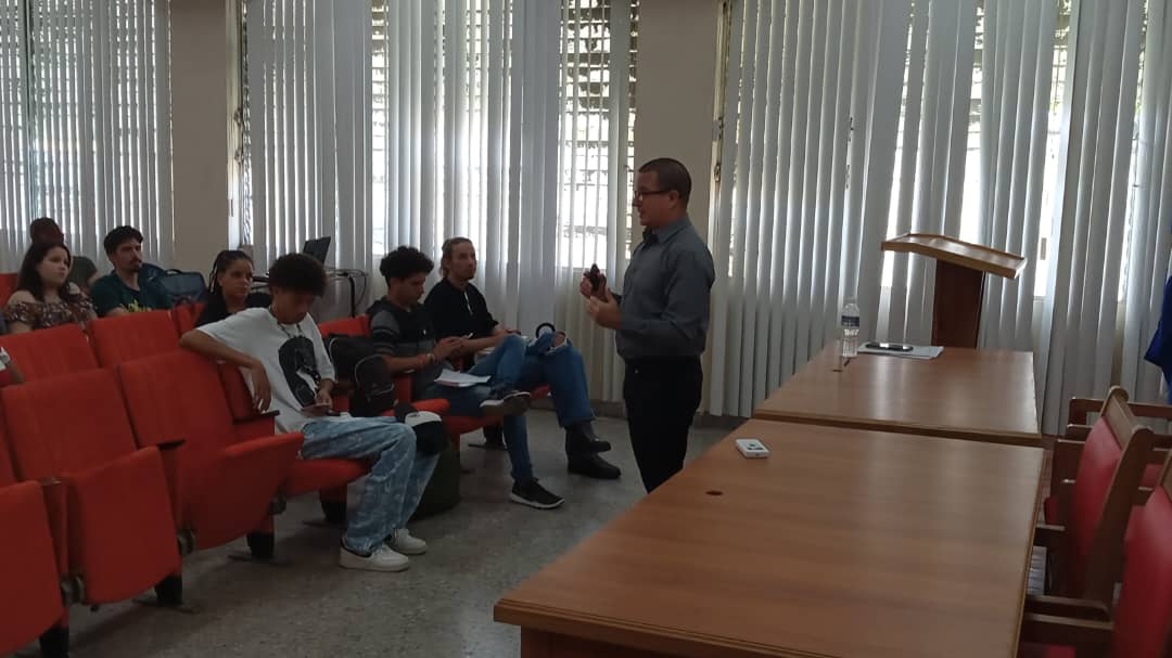 La carrera de Licenciatura en Contabilidad y Finanzas se encuentra desarrollando el Taller para la orientación de la Culminación de estudio 2024. Éxitos !!!
<a href="/UCLVCU/">UCLV 🇨🇺</a> @CancioDiaz_Y <a href="/CasdeloNeibys/">Neibys Casdelo Gutiérrez</a> 
<a href="/lbolivera73/">Luis A. Barranco Olivera</a> <a href="/JMC_Cubano/">José Antonio Marimón Carrazana</a> <a href="/FEU_UCLV/">FEU UCLV</a> <a href="/CubaMES/">MES</a>