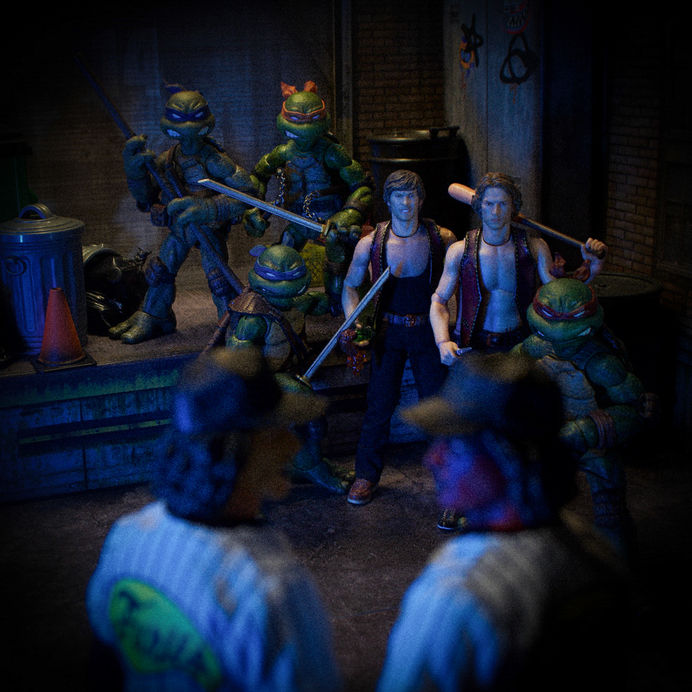 Having dispatched #Shredder and the #FootClan, a new threat moves in to take on the @mezcotoyz #One12Collective #teenagemutantNinjaturtles. Tuuuuuuurtlesssssss! Come out and Plaaaaaayaaaa!

#TheWarriors #BaseballFuries #NinjaTurtles #Mezco #MezcoToyz