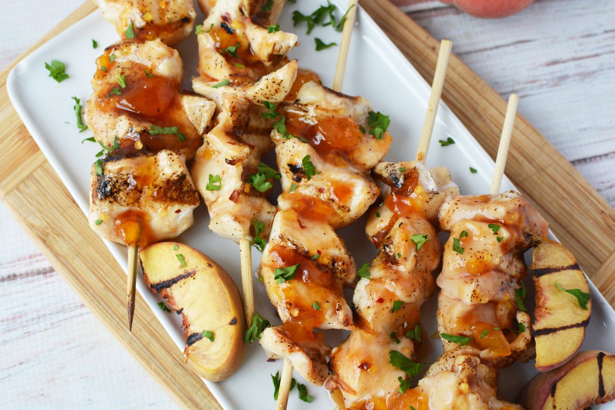 Grilled BBQ Peach Chicken Skewers: savvymamalifestyle.com/peach-bbq-chic… Love this recipe for the warmer spring months!